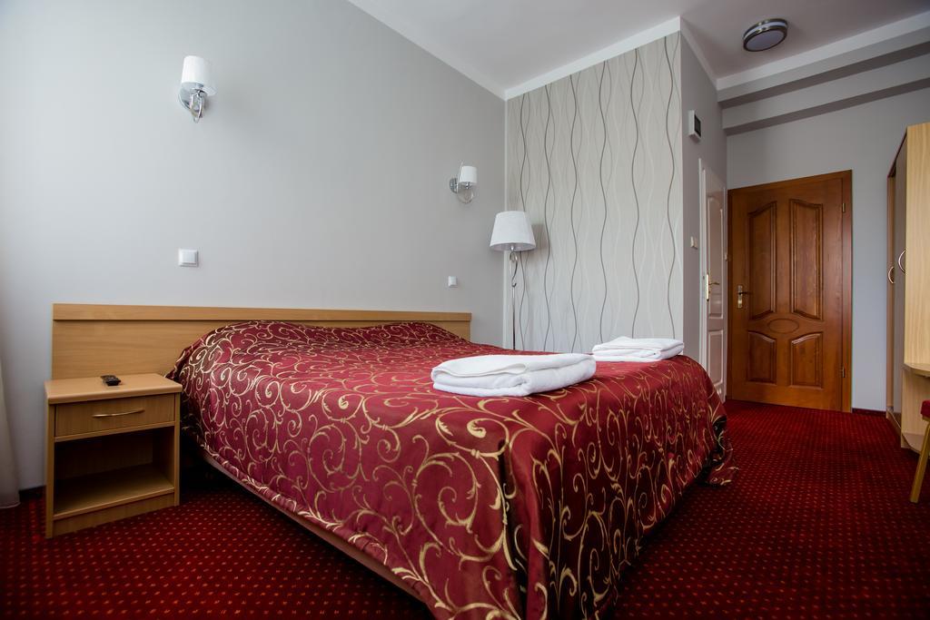 Hotel Baron Ciechanów Esterno foto