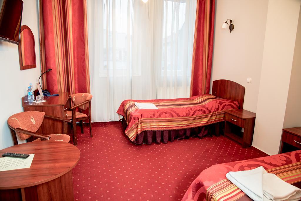 Hotel Baron Ciechanów Esterno foto