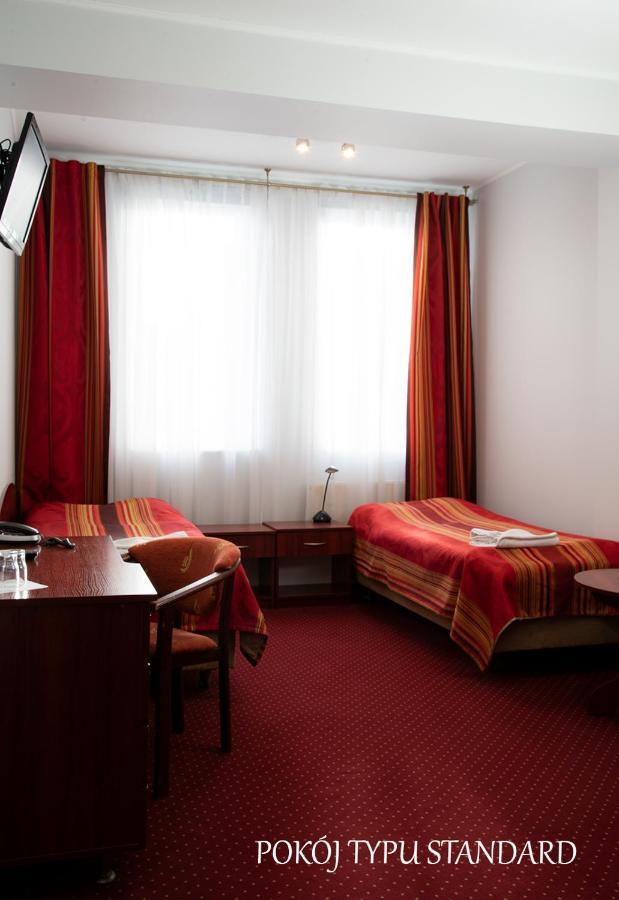 Hotel Baron Ciechanów Esterno foto