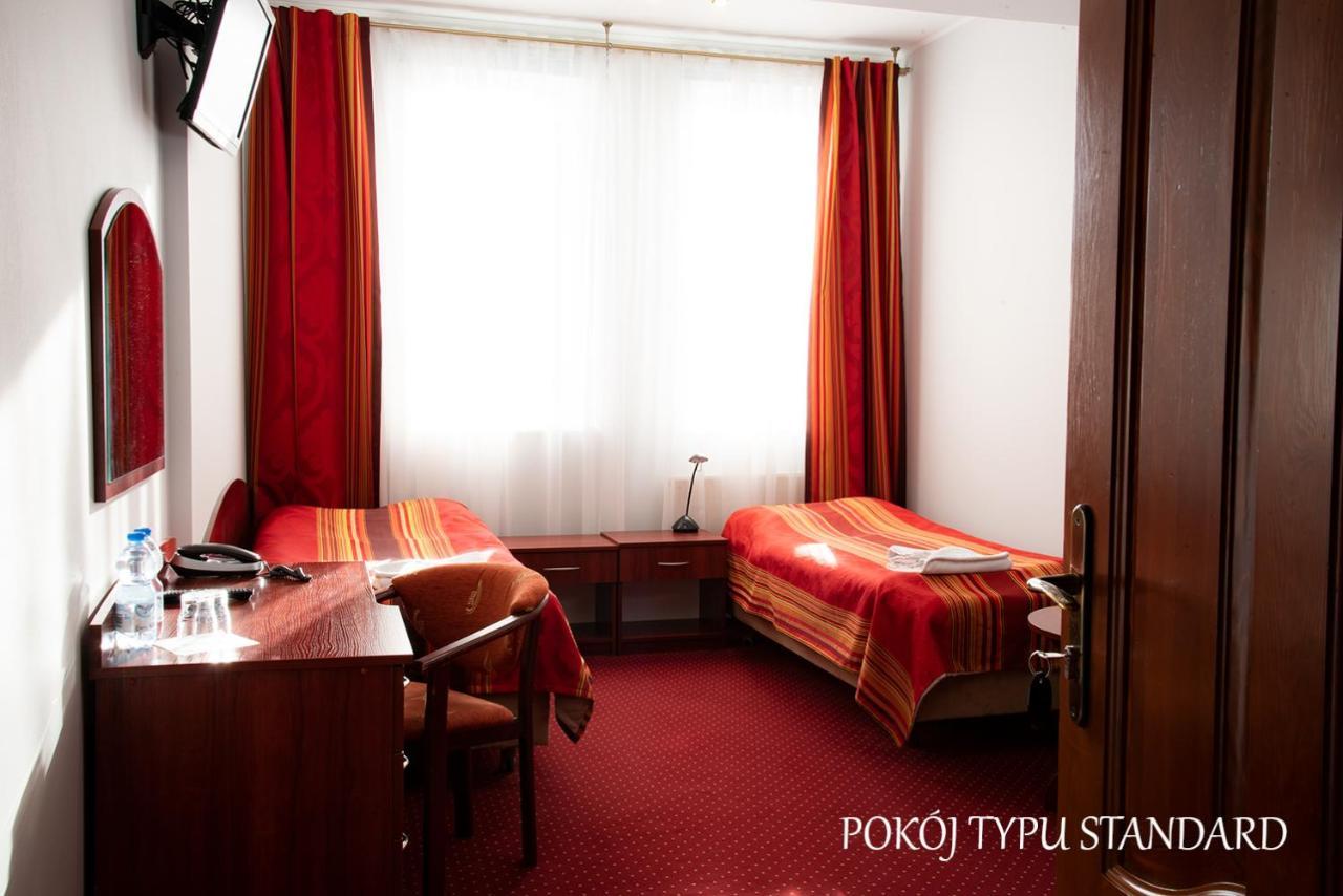 Hotel Baron Ciechanów Esterno foto